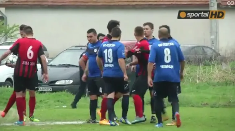 Nećete vjerovati zbog čega su se ovi nogometaši potukli