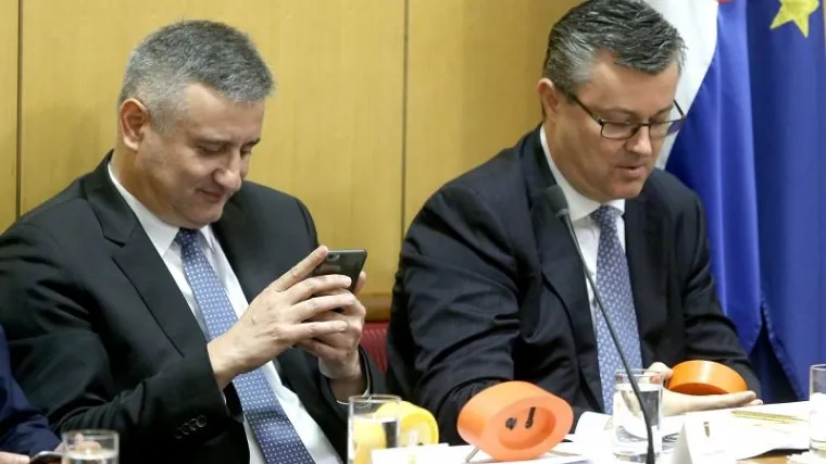 Karamarko: 'Po tisuću eura za bebu najvjerojatnije će se isplaćivati od 1. rujna'