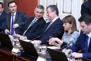 Vlada izbacila bivšeg predsjednika Mesića iz ureda: od 1. svibnja ostaje mu samo pravo na fizičku zaštitu