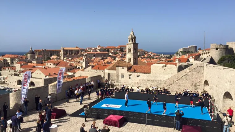 U Dubrovniku održan ždrijeb kvalifikacija za rukometno EP u Hrvatskoj: otkrivena i službena maskota