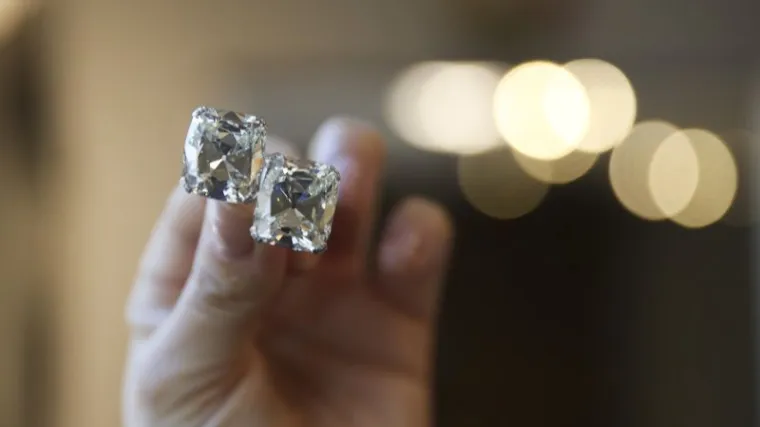 Najveći dijamantni prsten na svijetu od 20 karata toliko vrijedan da ima vlastito osiguranje