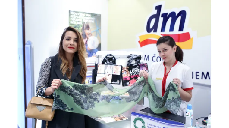 Po Hippy Garden maramu u dm požurila i Marijana Batinić