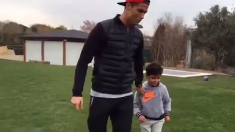 Ronaldo sa sinom vježbao izvođenje kaznenih udaraca