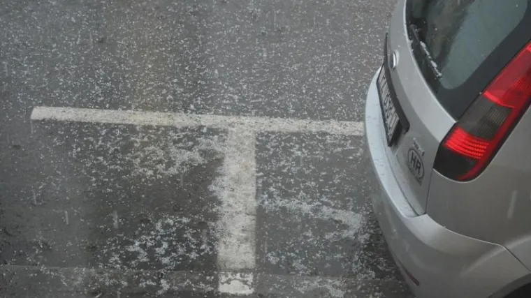 Nevrijeme praćeno jakom ki&scaron;om i tučom zahvatilo istok zemlje