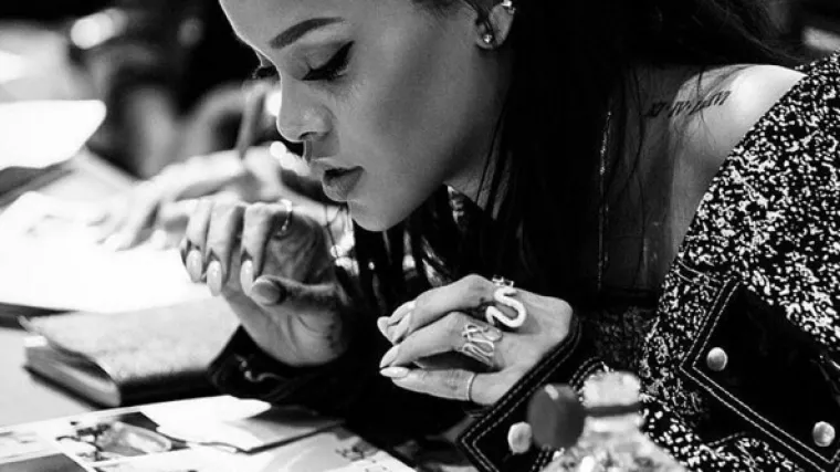 Rihanna trlja ruke: izbacila je svoju modnu kolekciju, a sada izlazi i &scaron;minka