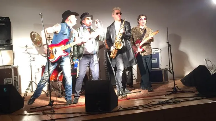 Pravovjerni rock pjesnik izgubljen u 'zemlji gdje je sve loša kopija'