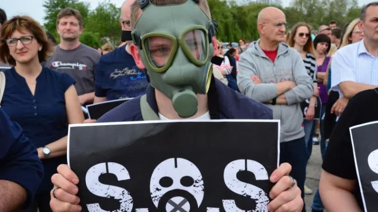 Brođani prosvjeduju zbog onečišćenja zraka iz rafinerije u Bosanskom Brodu