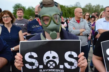 Brođani prosvjeduju zbog onečišćenja zraka iz rafinerije u Bosanskom Brodu