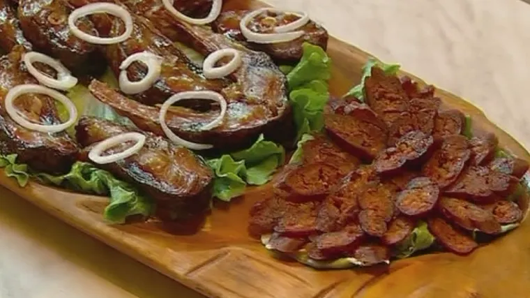 Slavonske delikatese u novom ruhu: probali smo čvarke, kobasice i kotlete od ribe