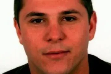 'Pomozite, uzeli su mi putovnicu i zabranili da napustim državu'