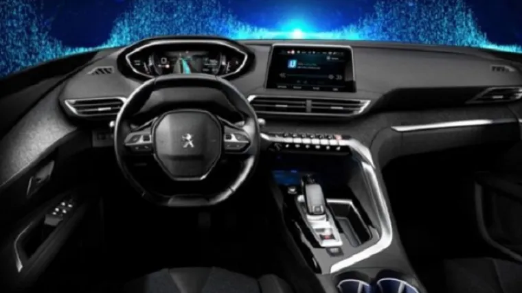 Procurile su fotografije interijera nadolazećeg Peugeota 3008