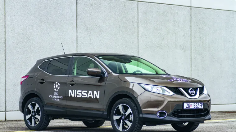 Uz pomoć četiri kamere parkiranje pretvara u dječju igru...