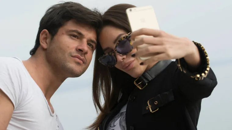 Barbari poklonio unikatan dar, ona i dalje ne 'trza'