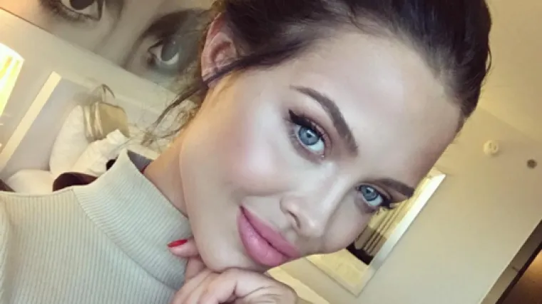 Ova manekenka izgleda identično kao Angelina Jolie!