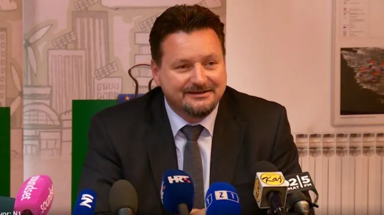 'Hvaljen Isus' i 'Bog vam dao zdravlja'