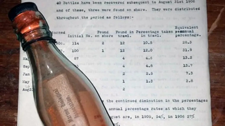 &Scaron;etala je plažom i sasvim slučajno prona&scaron;la bocu s porukom starom 108 godina