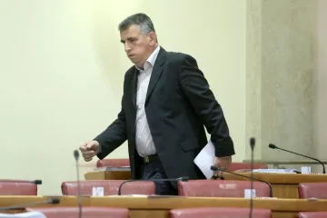 'Lagao je u svom patetičnom obraćanju, MOL ga izdašno plaća!'