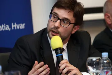 Ekonomisti o manjku u proračunu i državnom dugu