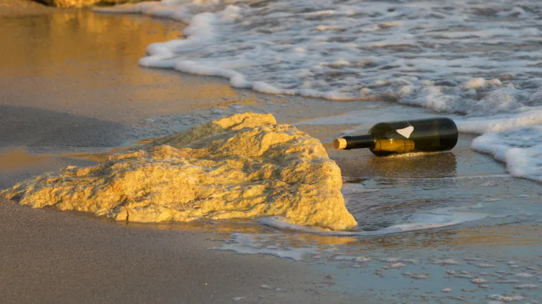 Pronađeno najstarije pismo u boci staro 108 godina: nalaznica dobila obećanu nagradu od jednog &scaron;ilinga