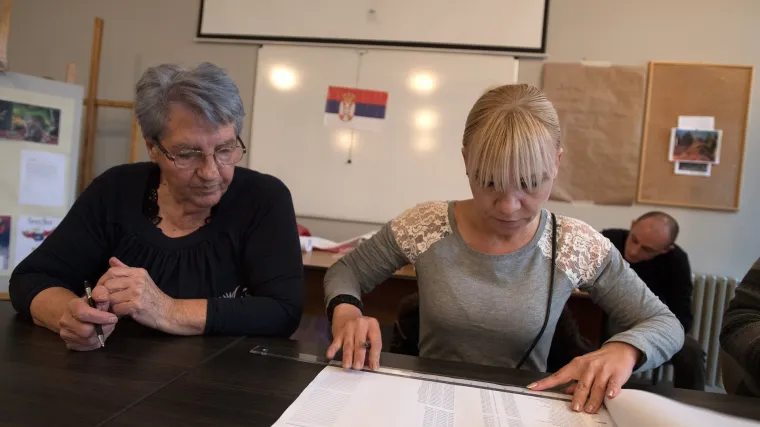 Izvanredni parlamentarni izbori u Srbiji: predviđa se pobjeda Vučića, po anketama i &Scaron;e&scaron;eljevi radikali prelaze prag