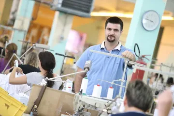Radnicima smanjio plaću - pa im onda dao kredit uz kamatu od 3 posto