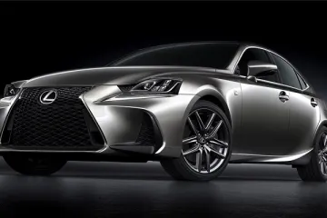 Lexus IS tek je blago redizajniran, no sada djeluje još poželjnije