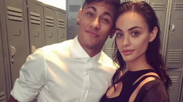 Brazilski čarobnjak u rukama južnoafričke manekenke