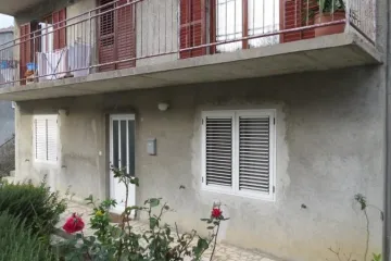 'Silovana djevojka pristala na seks dok se nije onesvijestila'