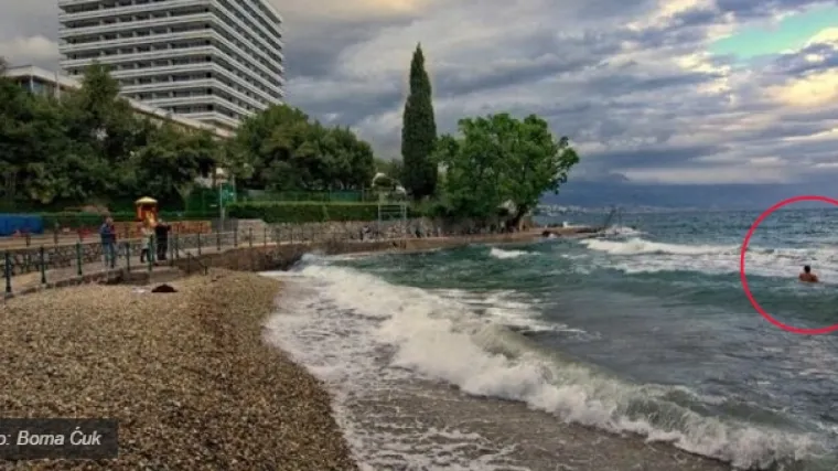 Neki se griju, a neki se kupaju u moru!