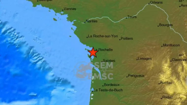 Ljudi u panici bježali na ulicu