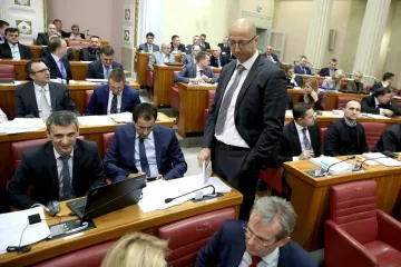 'Nemam namjeru biti klaun, ispričavam se svima mlađima od 18'