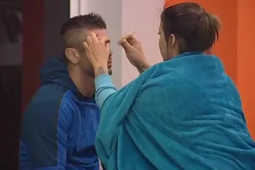 Katja čupa Ivici obrve