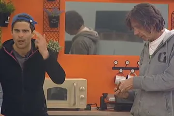 Fabio i Violeta se svađaju oko hrane