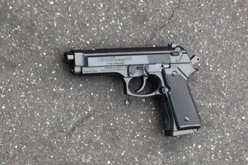 Policajac igračku zamijenio za pi&scaron;tolj pa ranio tinejdžera