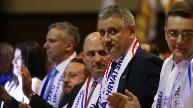 HDZ-ovci tvrde da u stranci nema podjele na Brkićeve i Karamarkove ljude