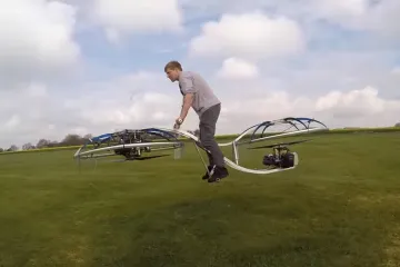 Lijeni ste za pedaliranje? Ovaj će vas leteći bicikl onda oduševiti