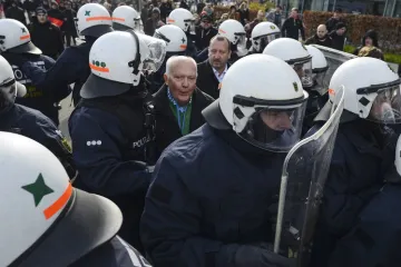 Sukobi s policijom trajali satima, 400 uhićenih!