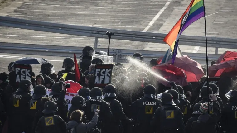 Prosvjednici poku&scaron;ali blokirati sastanak ultradesničara