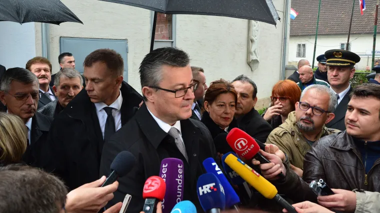 Ore&scaron;ković: 'Počast svim poginulim braniteljima i civilnim žrtvama bez kojih Hrvatska ne bi bila slobodna država'