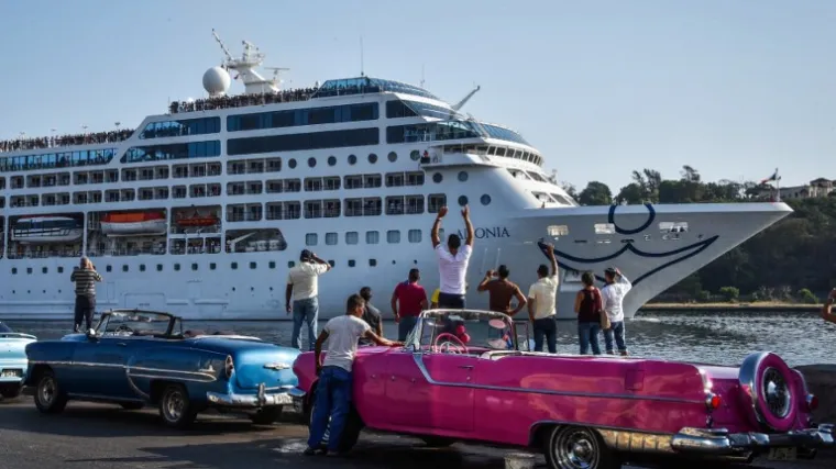 Američki kruzer uplovio u Havanu, Kubanci odu&scaron;evljeni