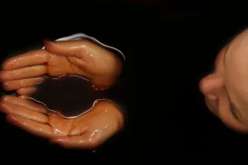 Naftalan – milijuni godina za zdravlje – jedinstvena receptura za smirenje suhe i ljuskave kože