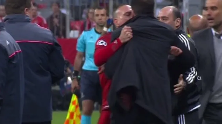 Simeone poludio na klupu Bayerna, Ribery spa&scaron;avao Guardiolu