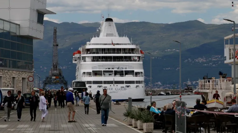 Luksuzni 'Silver Cloud' predahnuo u Rijeci na putu do Venecije