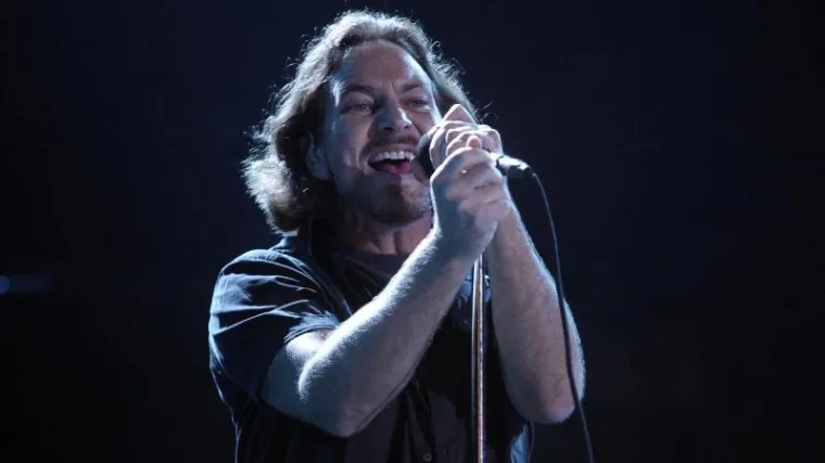 Urnebesni koncert Pearl Jama: Eddie Vedder se rugao veličini Trumpovog penisa