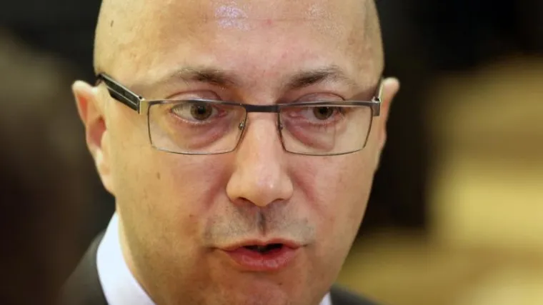 'Koliko će trajati Vlada? Svaki dan je dobar za umiranje'