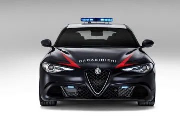 Pogledajte Alfu Romeo Giuliju isporučenu talijanskoj policiji