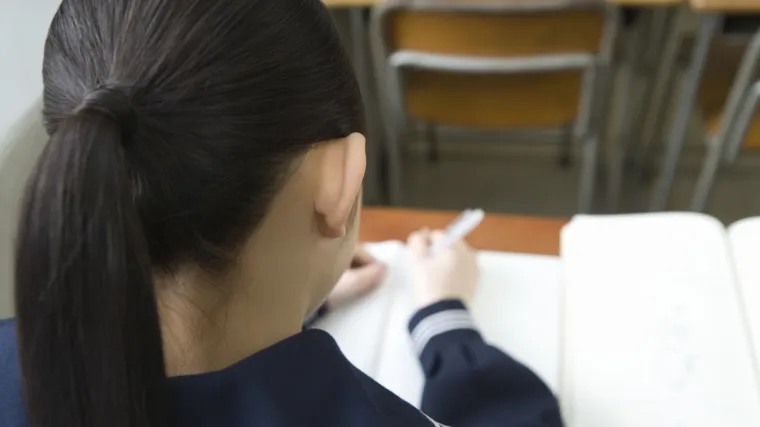 Profesoru zasuzile oči zbog učenice koja je danima &scaron;utjela, a onda ga iznenadila...