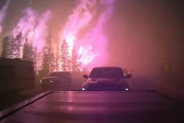 Grad u plamenu, ljudi doslovno u posljednji tren spašavali živote