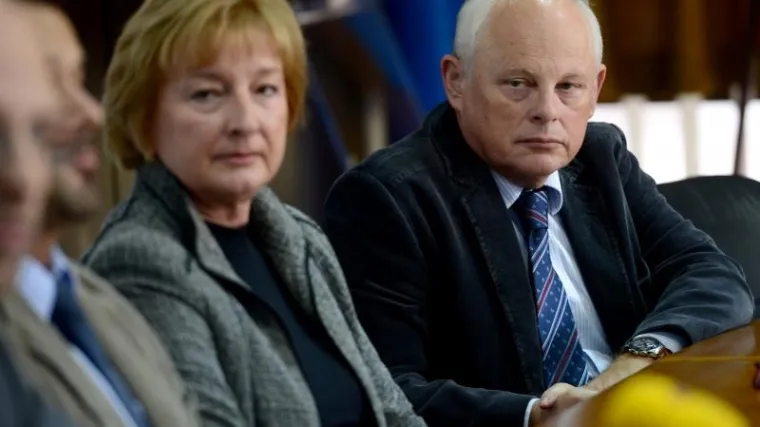 Vlada smijenila i neka poznata TV lica