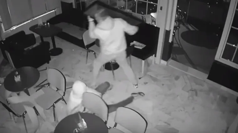 Pljačka kojoj se smije cijela regija: lopovi kroz prozor upali u kladionicu i jedva preživjeli